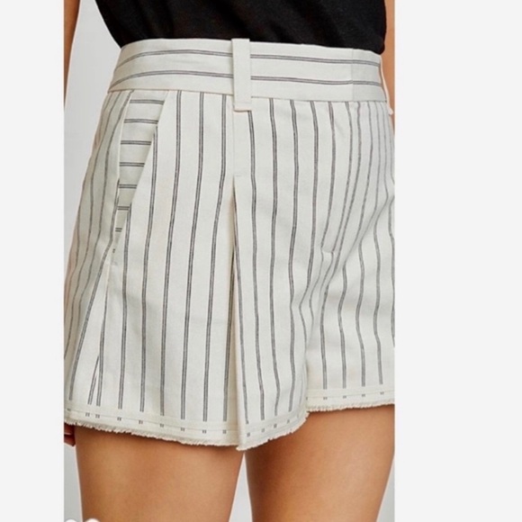 Rag & Bone Millie Striped Shorts. - Picture 4 of 6